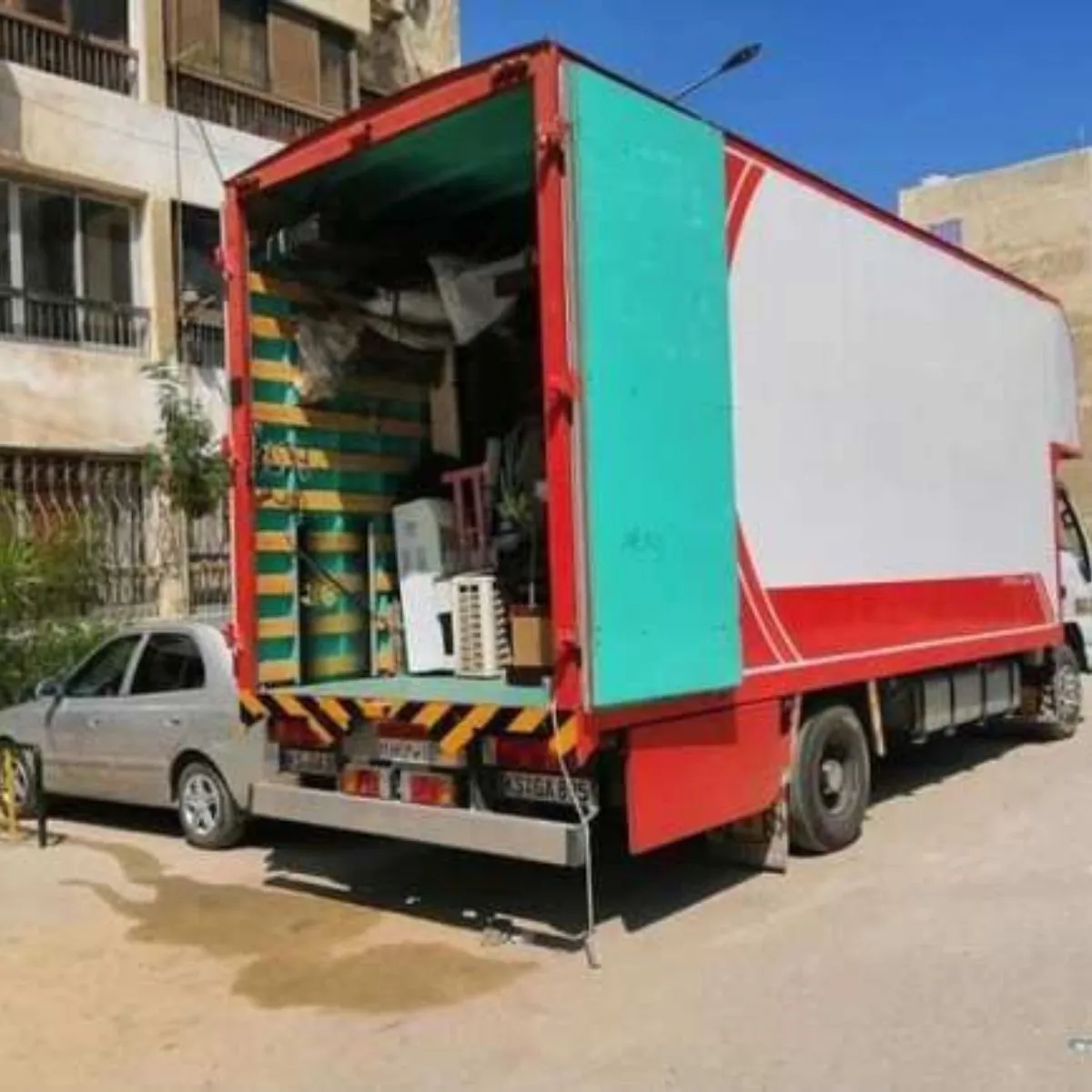 سيارة نقل عفش مناسبة لخدمة مدينتي
